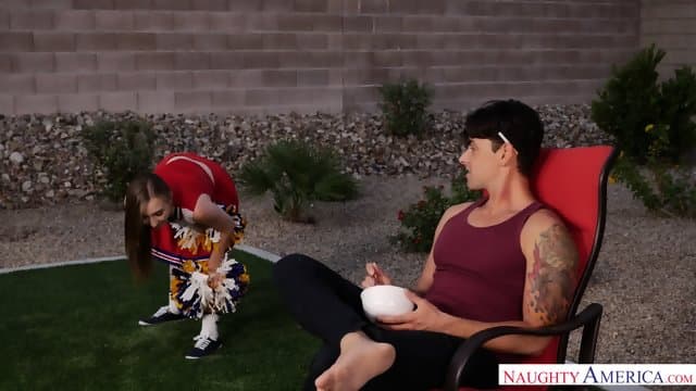 Cheerleader Knows How To Ride Dick